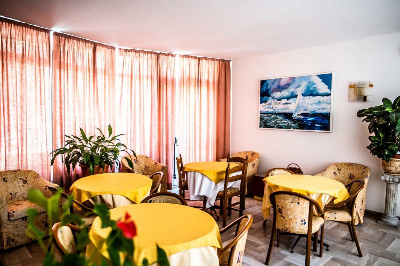 Hotel West End 3*